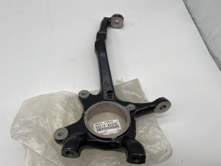 Fusée pivot avant gauche Land Cruiser KDJ12 KDJ15