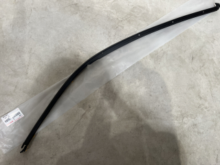 MOULURE PARE BRISE DROITE HDJ100