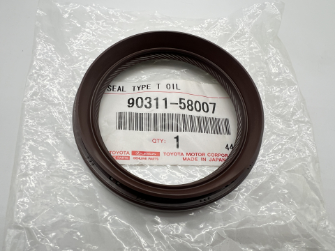 Joint spi vilebrequin sur carter de distribution HDJ80 HDJ100 HZJ7