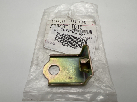 Patte support conduite arrivée gasoil pompe à injection HDJ80 et HZJ7 avant 1999