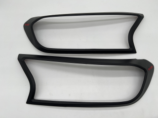Entourages de phares noirs pour Ford Ranger T7 2016-2019 - La paire