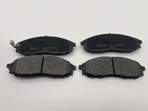 Plaquettes de frein avant Navara D22 - qualité origine