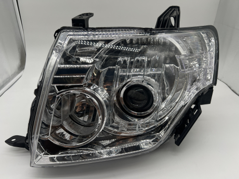 Optique avant gauche Xenon Mitsubishi Pajero IV 2007-2018