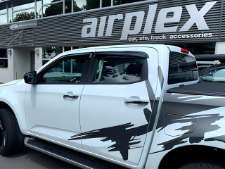 Jeu 4 déflecteurs vitre avant et arrière Isuzu Dmax N57 N60 2020+