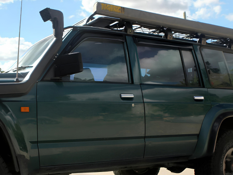 Jeu 4 déflecteurs vitre avant et arrière Nissan Patrol GR Y60