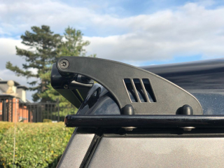 Kit intégration de toit Lazer Land Rover Defender (<2016) - Supports 67mm Linear-48 / Triple-R 28
