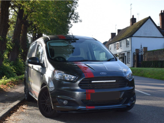 Kit intégration calandre Lazer Ford Transit Courier (2014-2018) Glide Position Light